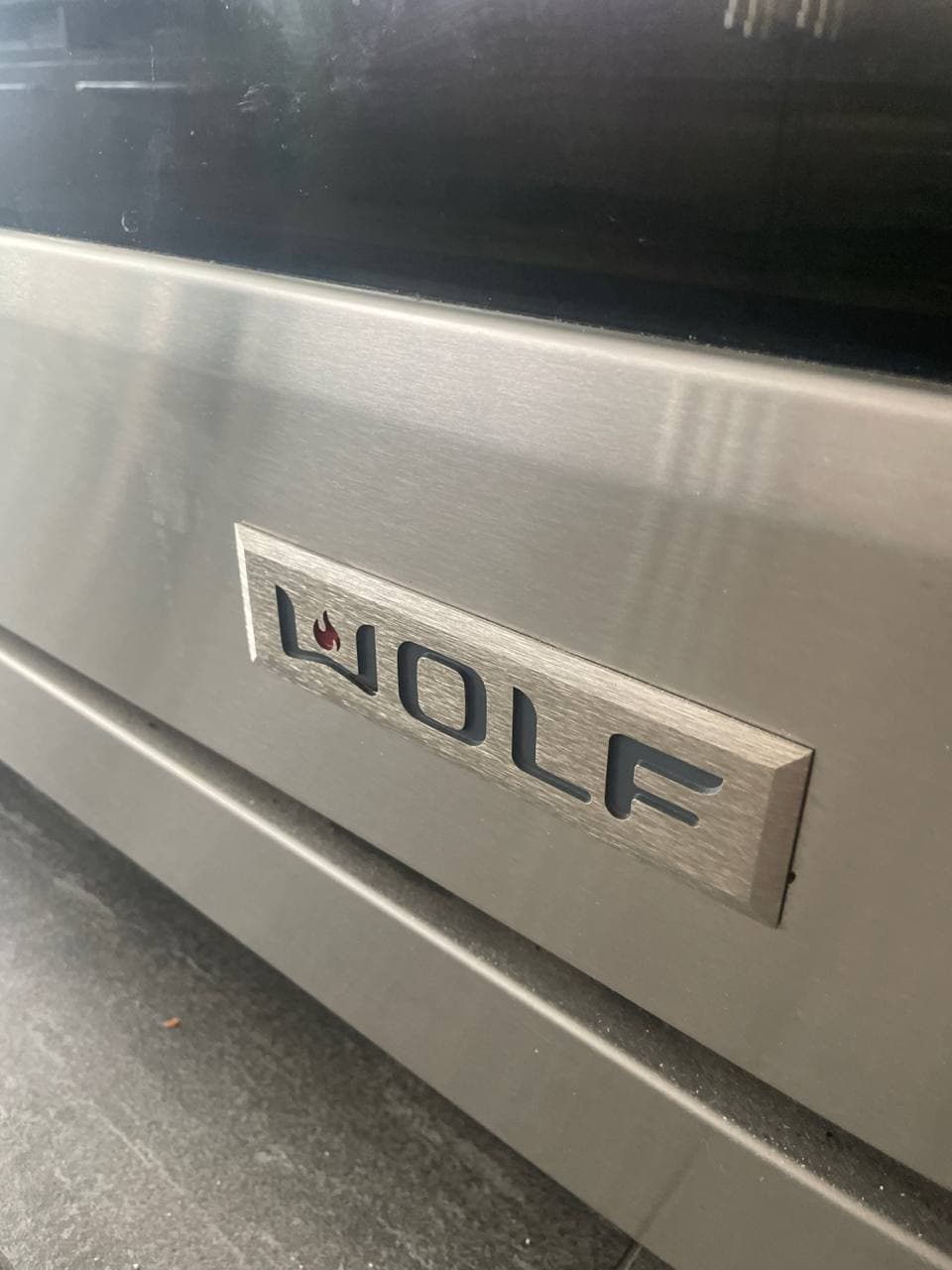 Wolf appliance badge