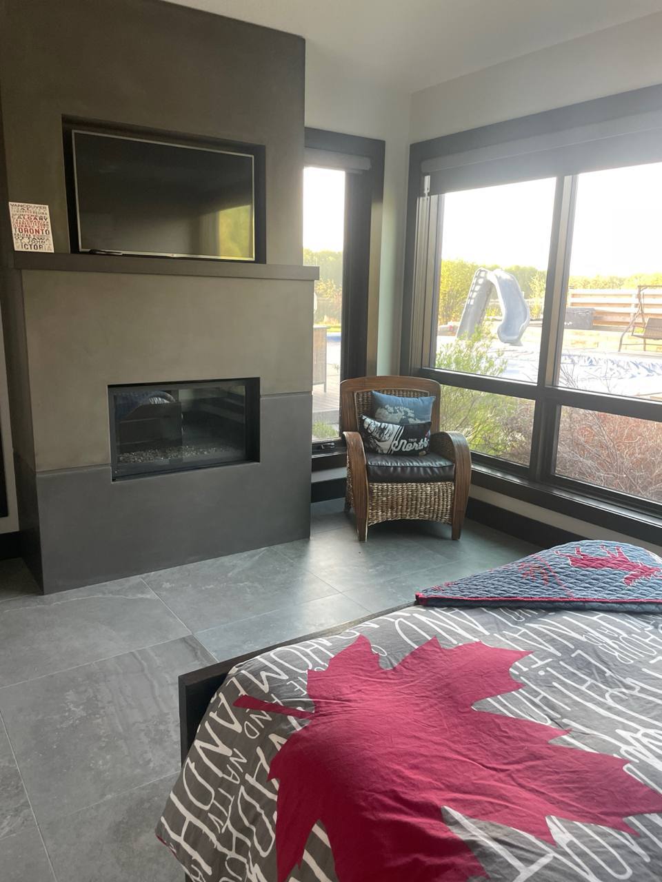 Canada Room — Fireplace & Living Area